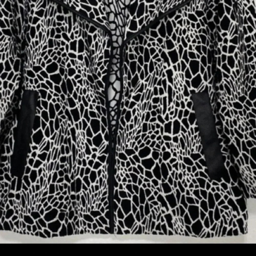 Alberto Makali Black & White Animal Print Coat Size Large